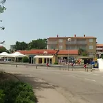 شقة 16