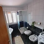 16 شقة