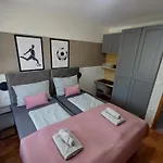 شقة 16