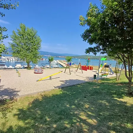 16 * Čižići
